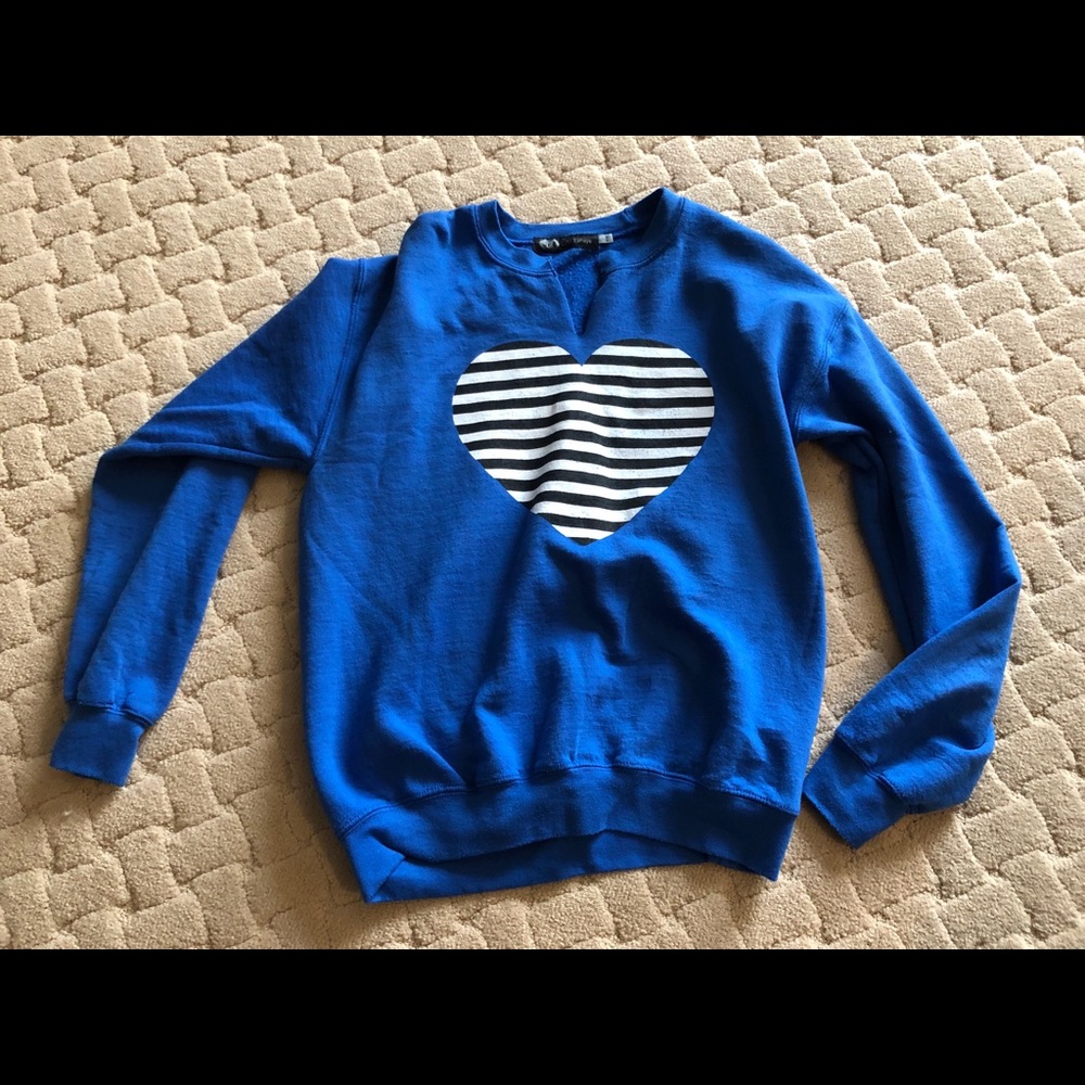 Electric blue 💙sweatshirt. Excellent cond.